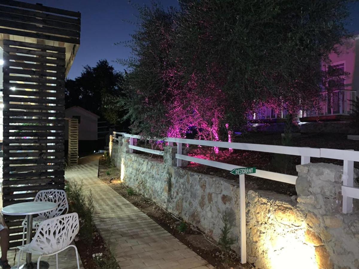 מלון Gjilek Albanian Garden מראה חיצוני תמונה